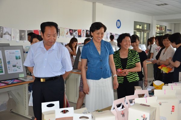 鄭州市政協委員“走基層  進校園  送文化”活動暨鄭州職業技術學院第七屆科技文化藝術節頒獎典禮隆重舉行