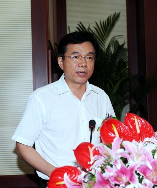 三明學(xué)院代表參加三明市項(xiàng)目簽約儀式