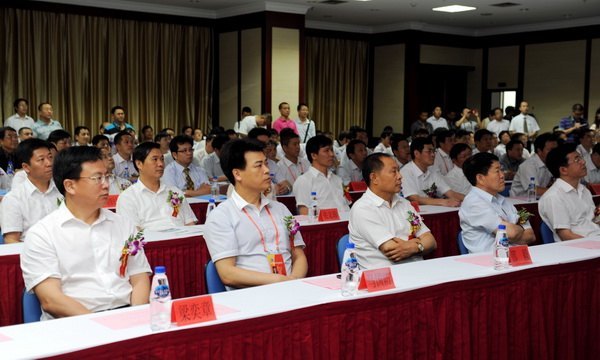 三明學(xué)院代表參加三明市項(xiàng)目簽約儀式