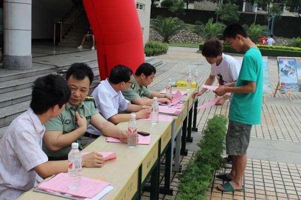 三明學院開展2012年兵役登記暨征兵工作宣傳活動