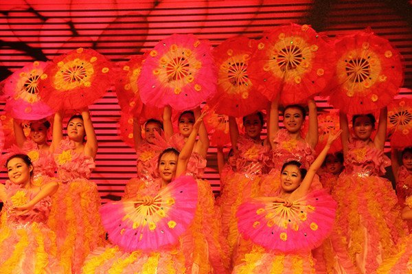 武漢工程大學隆重舉行歡送2012屆畢業生文藝晚會