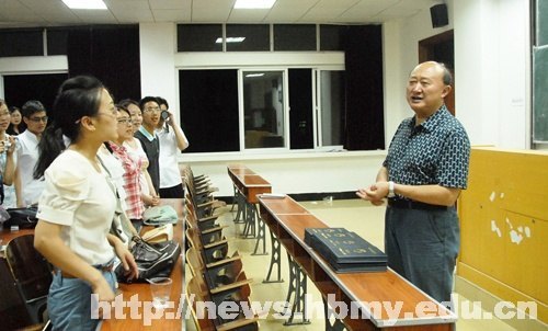 湖北民族學院2012屆五千余名畢業生今起踏上新征程