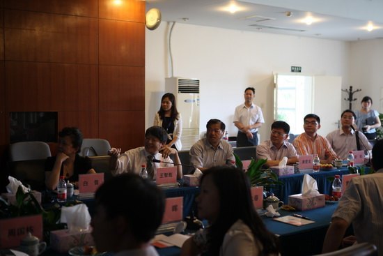 教育部雷朝滋副司長視察超聲醫(yī)療國家工程研究中心