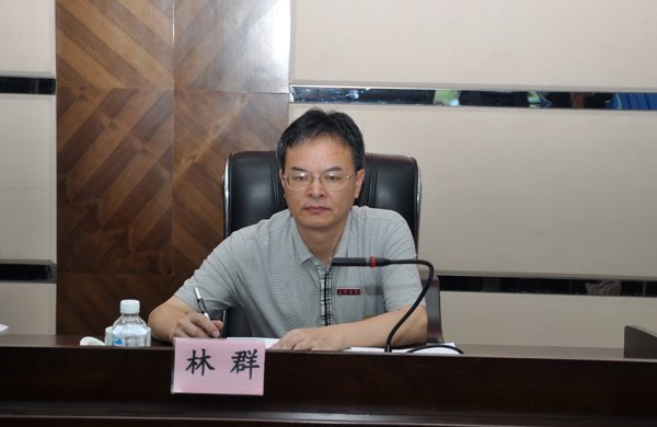 校領導指導機關開展創先爭優活動