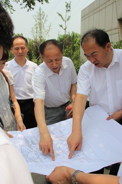 武漢市副市長胡立山來校視察工作