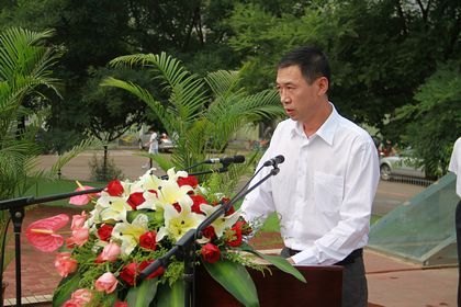 渤海大學2012屆學生畢業(yè)典禮隆重舉行