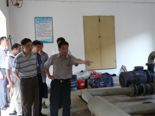 江西省教育系統(tǒng)公共機構(gòu)節(jié)能工作考評組來景德鎮(zhèn)陶瓷學(xué)院檢查指導(dǎo)