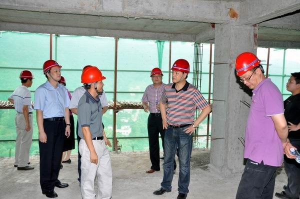 馬國防等校領導察看重點建設項目工地