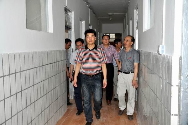 馬國防等校領導察看重點建設項目工地