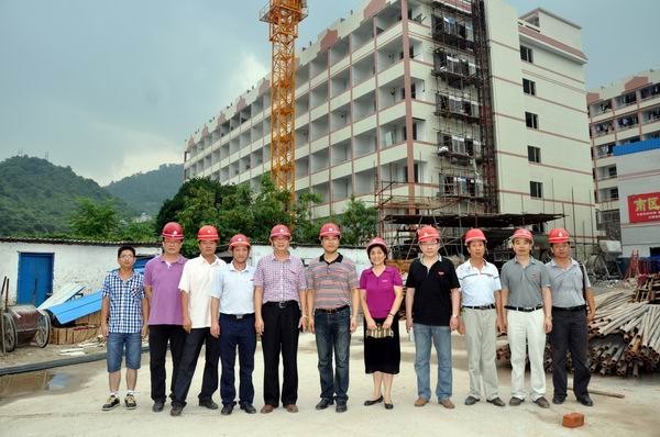 馬國防等校領導察看重點建設項目工地