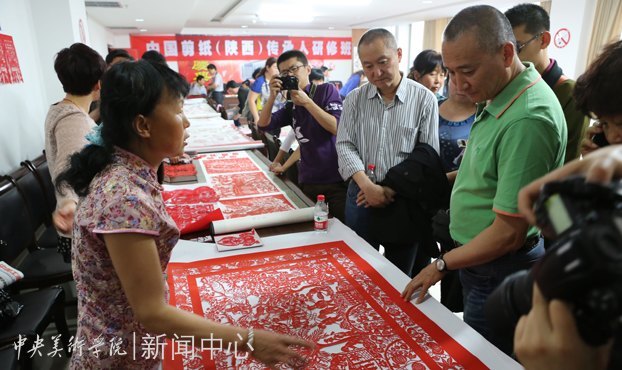 傳承文化 尋根延安:中央美術學院非物質文化遺產研究中心師生赴延安考察