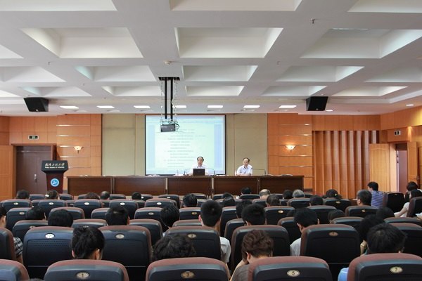 省人大常委會副主任周洪宇來武漢工程大學講學