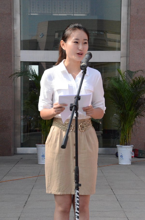 濰坊學(xué)院2012屆畢業(yè)典禮隆重舉行