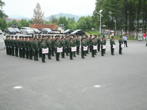 威武之師入校園