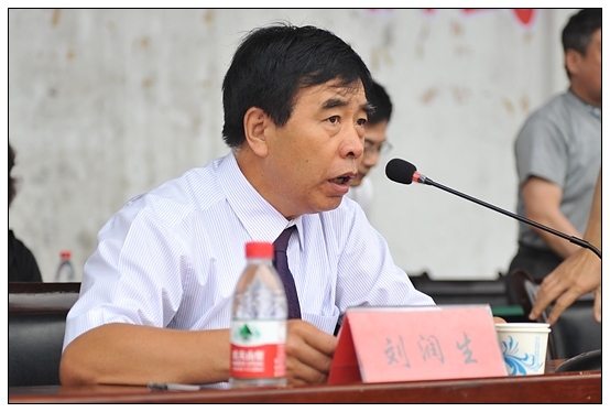 晉中學(xué)院隆重舉行2012屆本專(zhuān)科學(xué)生畢業(yè)典禮