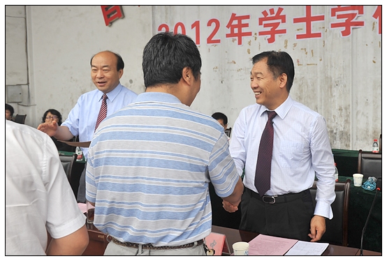 晉中學(xué)院隆重舉行2012屆本專(zhuān)科學(xué)生畢業(yè)典禮