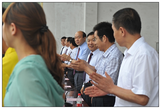 晉中學(xué)院隆重舉行2012屆本專(zhuān)科學(xué)生畢業(yè)典禮