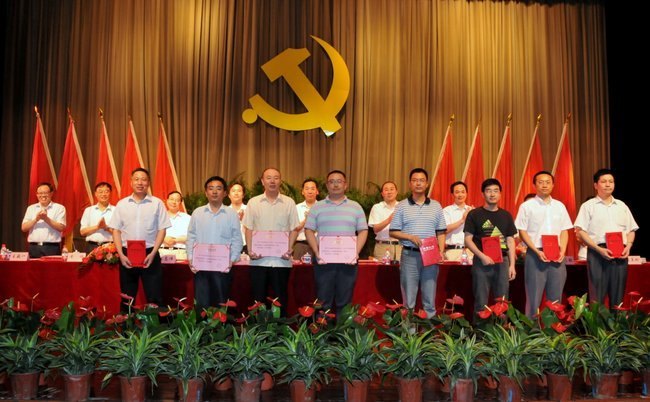 重溫黨史催奮進  創先爭優促發展---常州工學院隆重舉行慶祝中國共產黨成立91周年暨創先爭優活動表彰大會