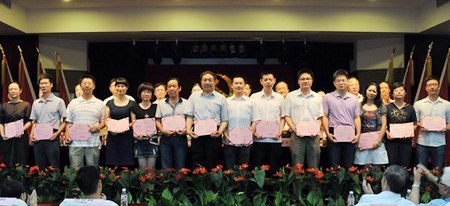 高文兵書記出席湘雅三醫院建黨91周年暨創先爭優總結表彰會