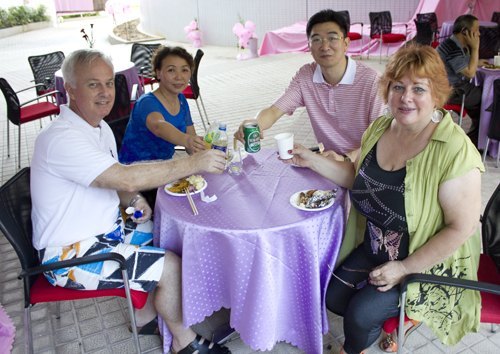 惠州學院外籍教師答謝學院領導  彭永宏院長參加答謝聚會