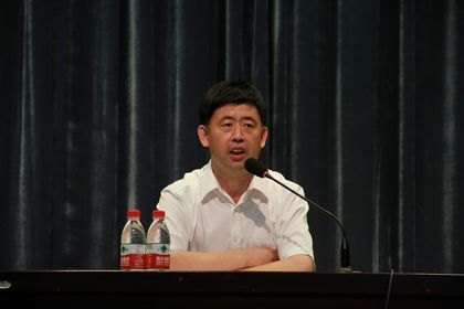 學校召開2011—2012學年度述職大會