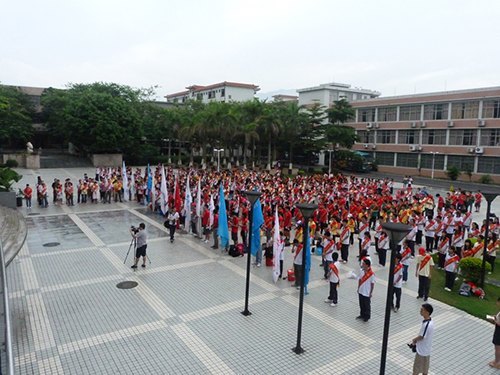 l(f)ؑcW(xu)Ժڡl(xing)(hu)(sh)`(dng)ȫչ_(ki)