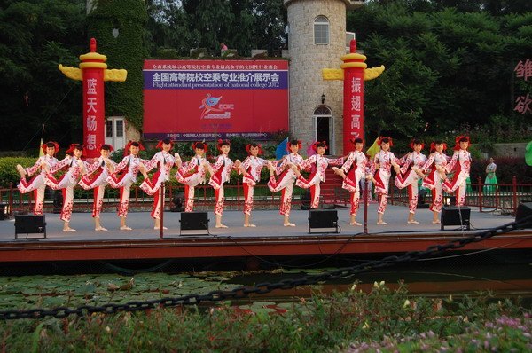 濰坊學院空乘專業在全國推介展示會上獲佳績