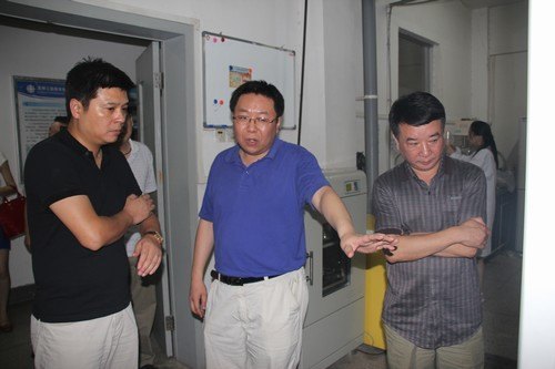 湖北白云邊集團(tuán)來校科技洽談