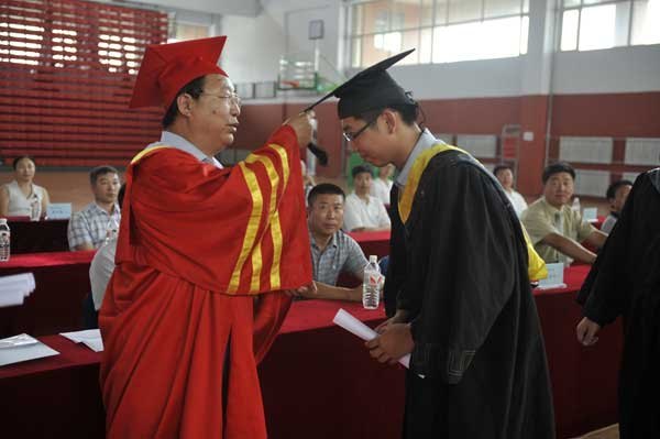 長春建筑學院隆重舉行2012屆畢業典禮暨學位授予儀式