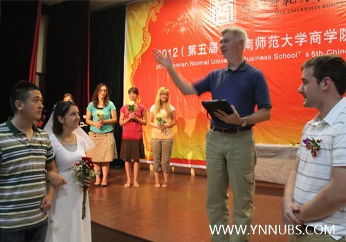 夏令營課堂趣味無限 西方婚禮大放異彩