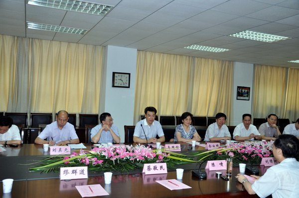 校黨委書記馬國防率團考察合肥學院