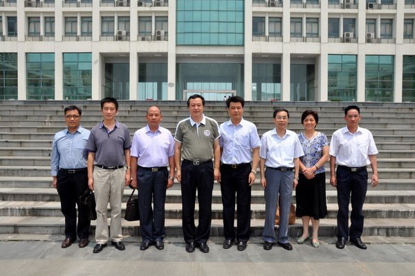 校黨委書記馬國防率團考察合肥學院