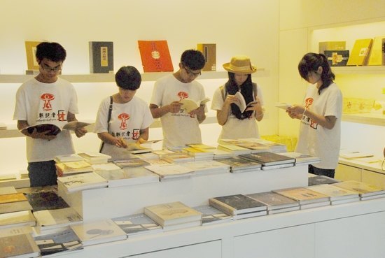 校報記者團暑期社會實踐隊赴蘇州對園林建筑藝術風格進行考察