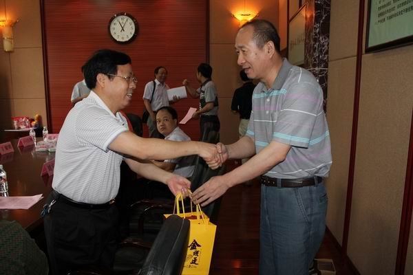 校領(lǐng)導(dǎo)率團(tuán)考察湖南文理學(xué)院