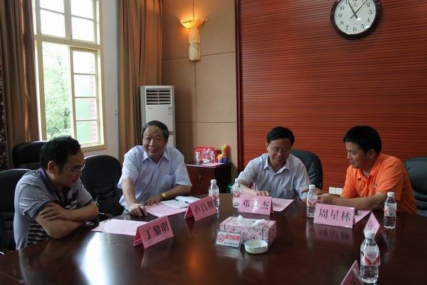 校領(lǐng)導(dǎo)率團(tuán)考察湖南文理學(xué)院