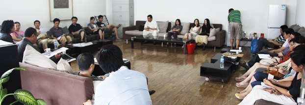 努力開創團結進步新局面 附中召開期末全體教職工大會