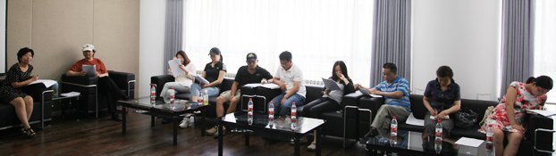 努力開創團結進步新局面 附中召開期末全體教職工大會