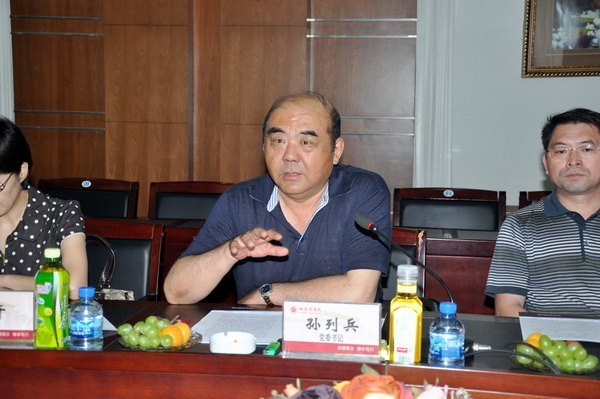 校黨委書記馬國防率團考察哈爾濱學院