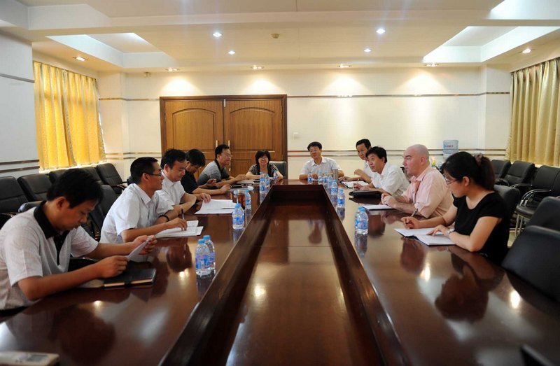 法國南錫經濟管理學校EMBA項目負責人StanislasD'Eyrames來校訪問