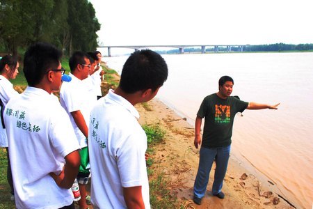 綠色長征22:志愿者在黃河十八灣開展調研