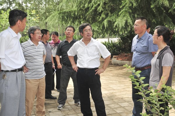 學校對暑期前校園安全工作進行檢查