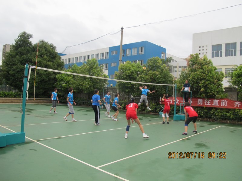 云南省高校教工排球賽在云南師范大學(xué)商學(xué)院激戰(zhàn)正酣