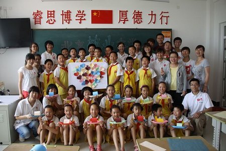 材料啟明星暑期實踐隊撫順重走雷鋒路