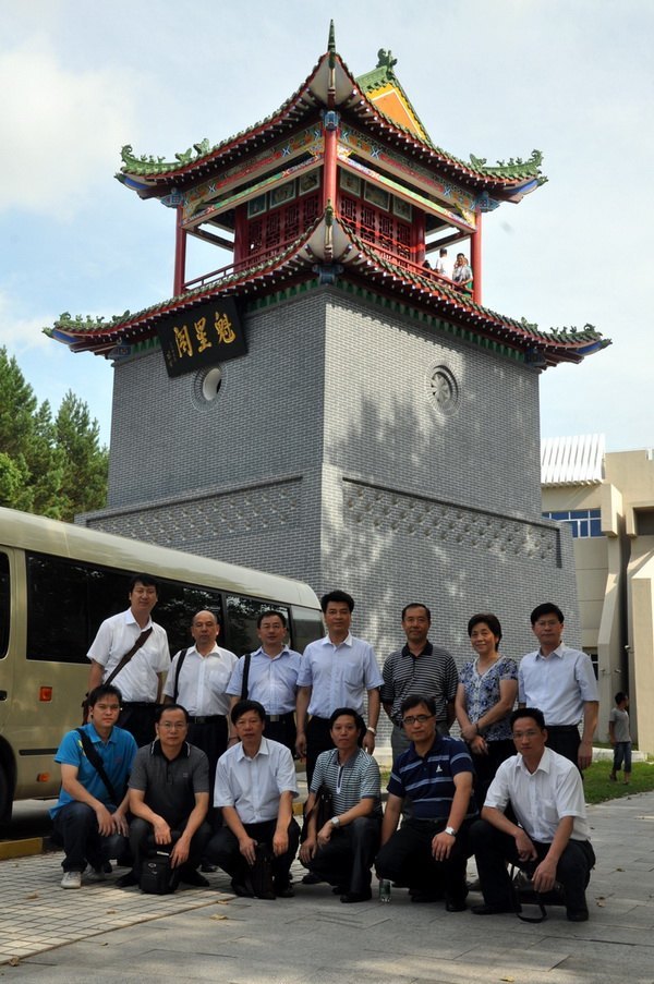 校黨委書記馬國防率團考察黑河學院