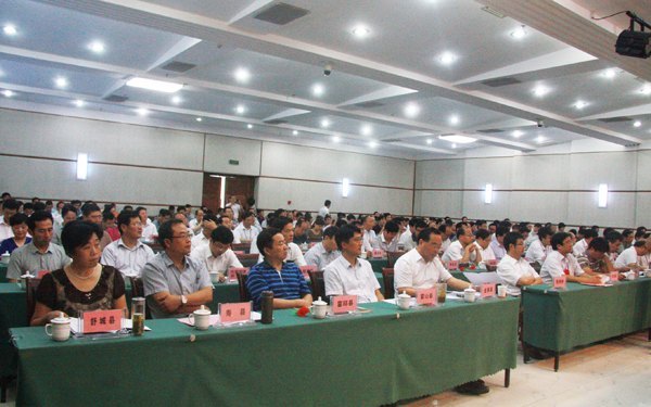 在皖高校深化拓展“大別山道路”暨服務老區加快發展推進會在六安市隆重召開