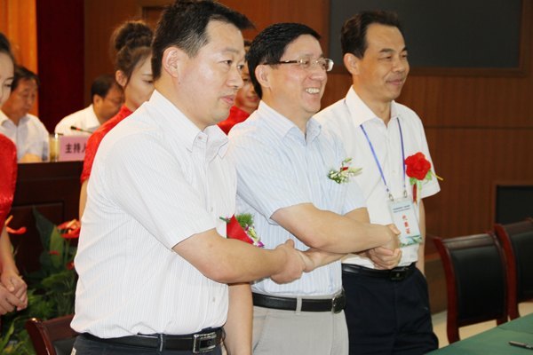 在皖高校深化拓展“大別山道路”暨服務老區加快發展推進會在六安市隆重召開