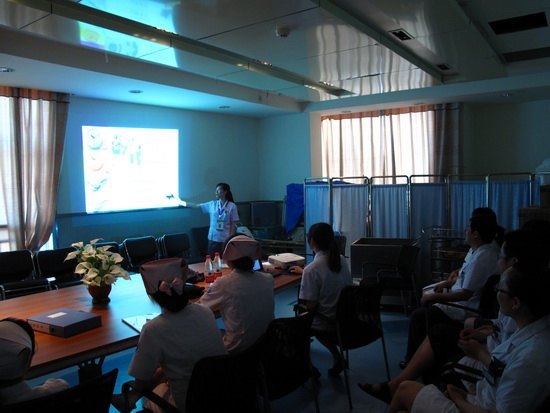 重慶醫(yī)科大學(xué)博士生服務(wù)團送醫(yī)到南川