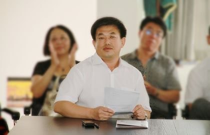 學(xué)校召開(kāi)女子合唱團(tuán)慶功座談會(huì)