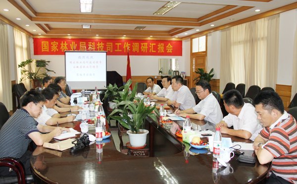 國家林業局科技司胡章翠一行蒞臨皖西學院考察調研