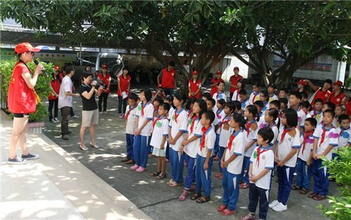 惠州學院志愿者在博羅橫河鎮舉行暑期關愛留守兒童志愿服務活動